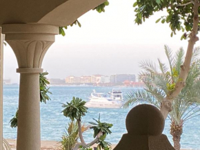 Living on the Edge of Palm Jumeirah. Full Sea view